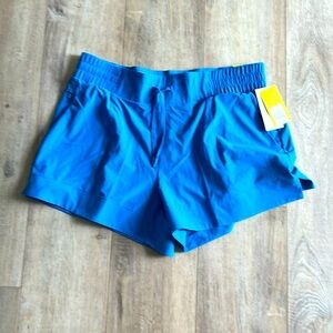 5/$15! New with tags all in motion blue flow shorts